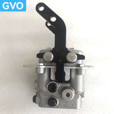 702-16-04250 7021604250 Excavatoronderdelen Wandelende voetklep Pedal Assembly Voor PC120-6 PC200-6 PC210 PC240-8 PC360-6 PC360-7 PC360-8