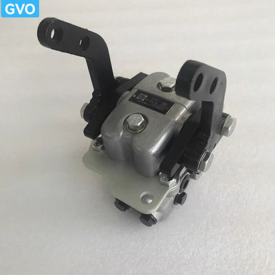 702-16-04250 7021604250 Excavatoronderdelen Wandelende voetklep Pedal Assembly Voor PC120-6 PC200-6 PC210 PC240-8 PC360-6 PC360-7 PC360-8