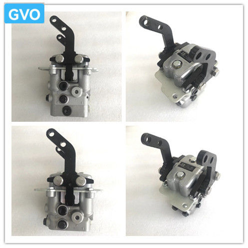 702-16-04250 7021604250 Excavatoronderdelen Wandelende voetklep Pedal Assembly Voor PC120-6 PC200-6 PC210 PC240-8 PC360-6 PC360-7 PC360-8